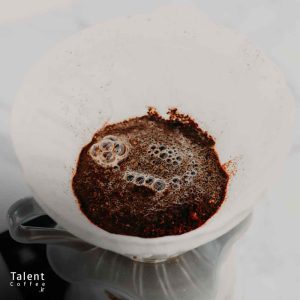 حجم آب بلومینگ چه تاثیری بر دم آوری قهوه دارد؟