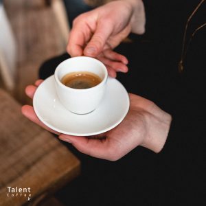 تفاوت قهوه اسپشیالتی با قهوه تجاری در منوی کافه