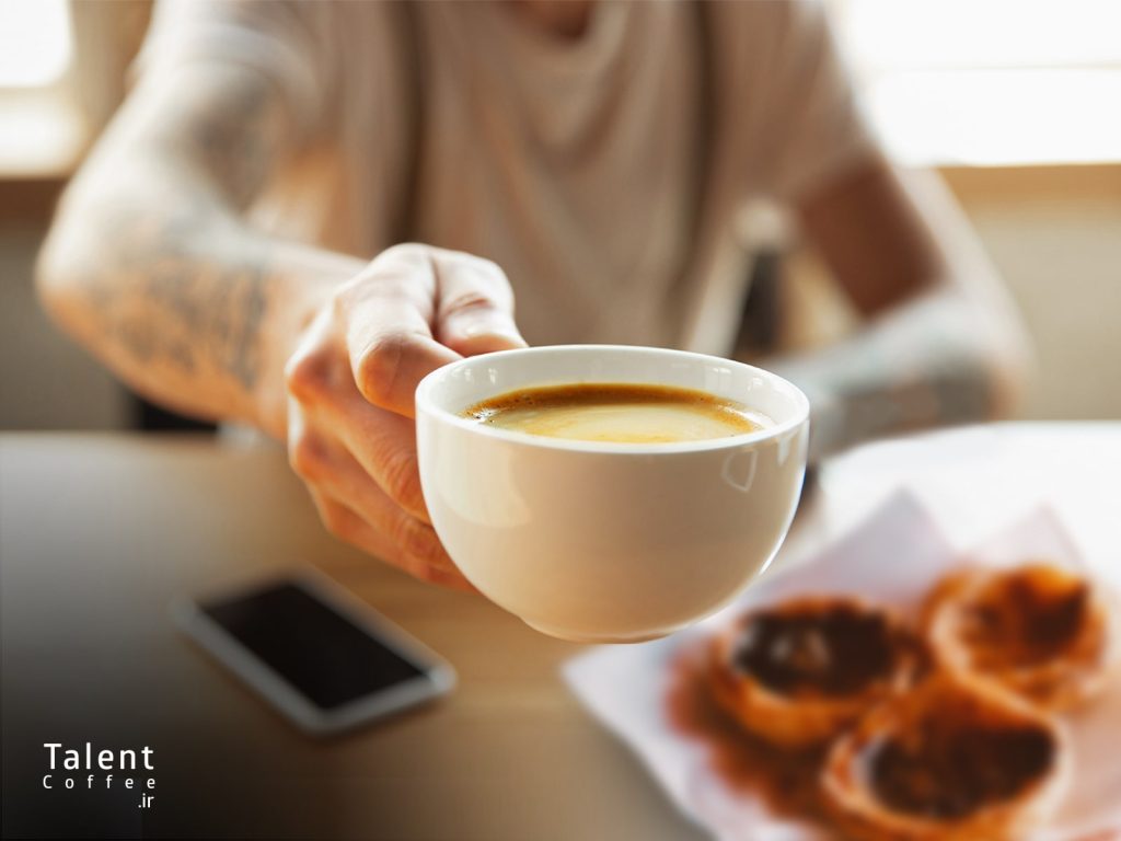 مضررات نوشیدن قهوه با معده خالی