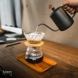 آیا قهوه باعث کم‌آبی بدن می‌شود؟